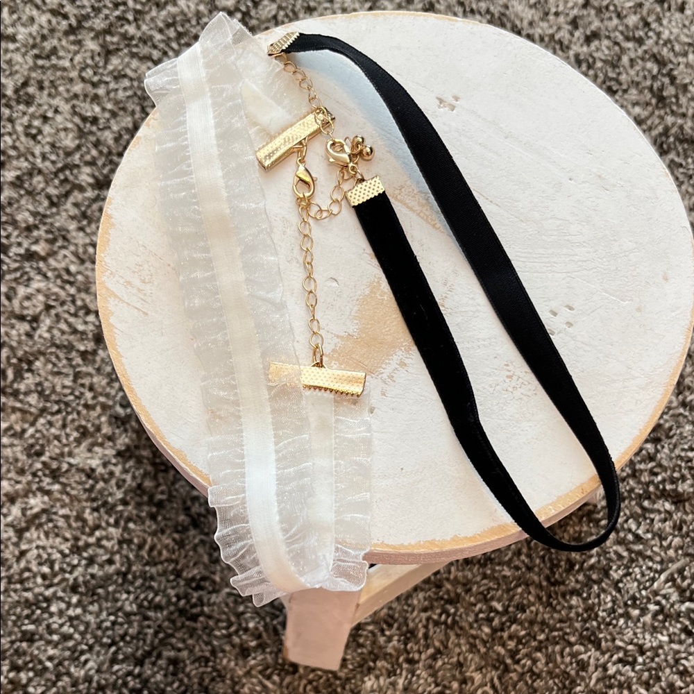 Elegant Black and White Choker Set